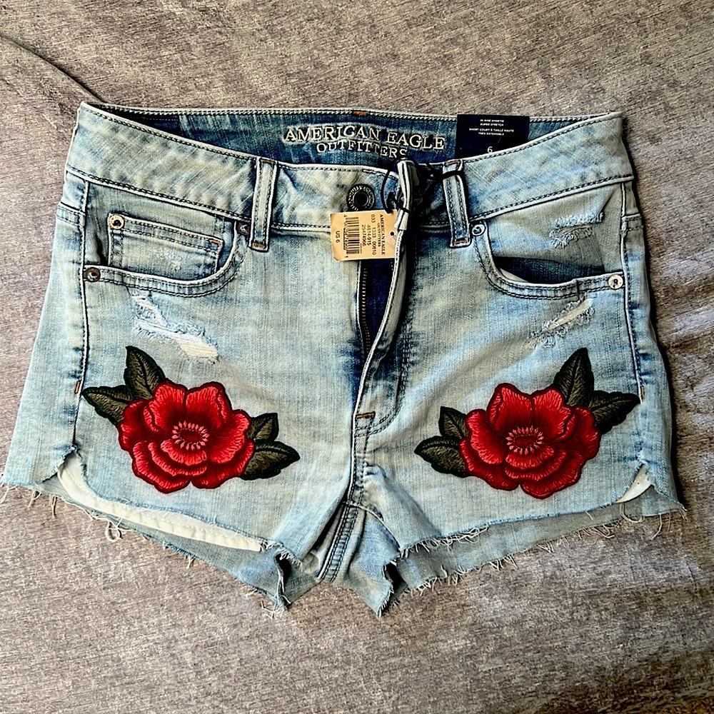 Brand New American Eagle Rose Embroidery shorts